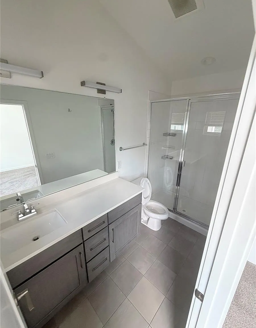 2 bed, 2.5 bath, 1273 sqft, $2,500 — Photo 3