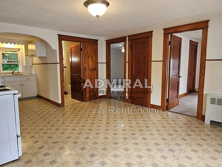 52 Washington St #A — Photo 1