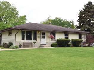 W166N9163 Grand Ave, Menomonee Falls, WI 53051