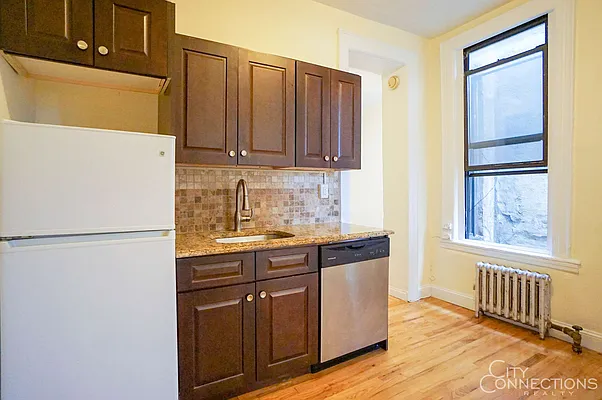 Rented by City Connections Realty | media 14