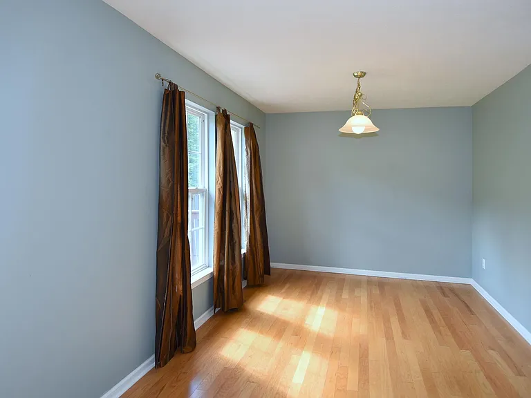 The dinning room is spacious