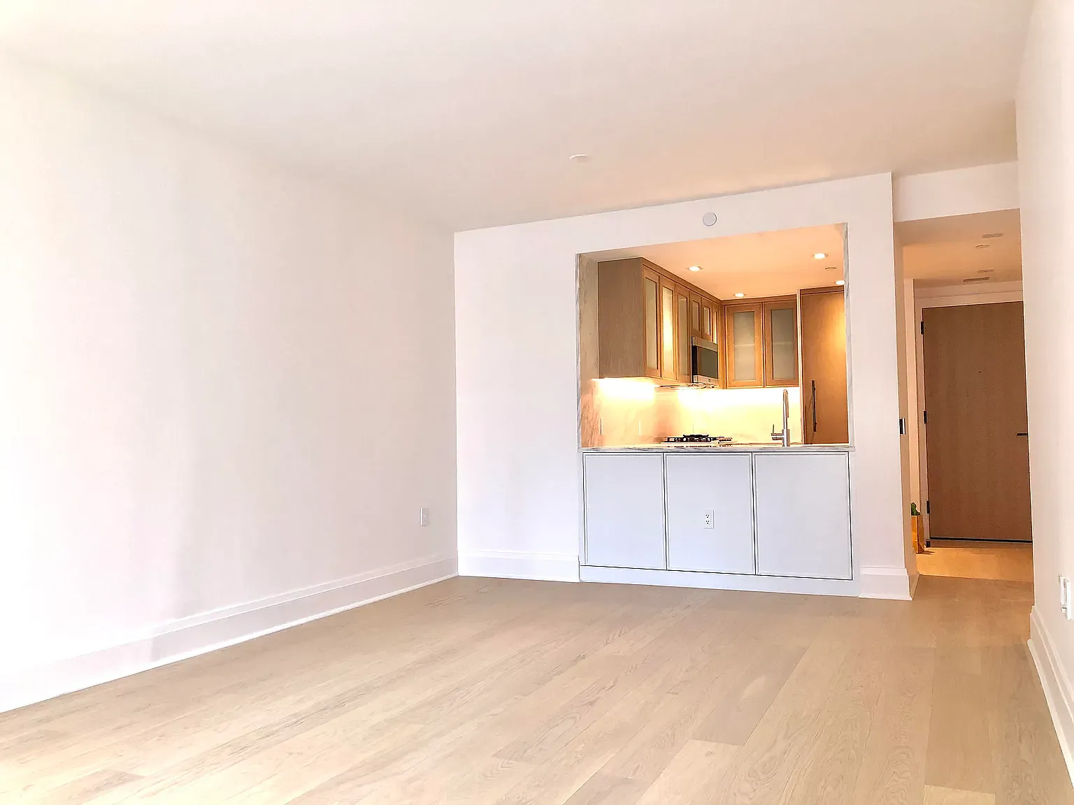 210 Warren St — Photo 2
