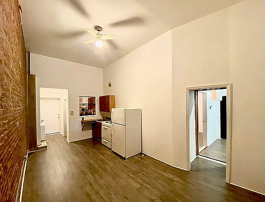 3rd image of 278 Knickerbocker Ave APT 1R
