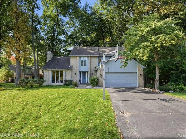 2352 Camron Ct, West Bloomfield, MI 48324