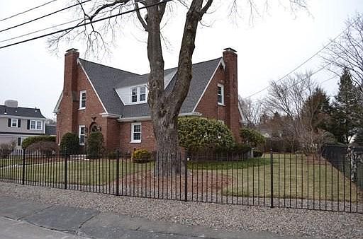 4th image of 39 Bullard St