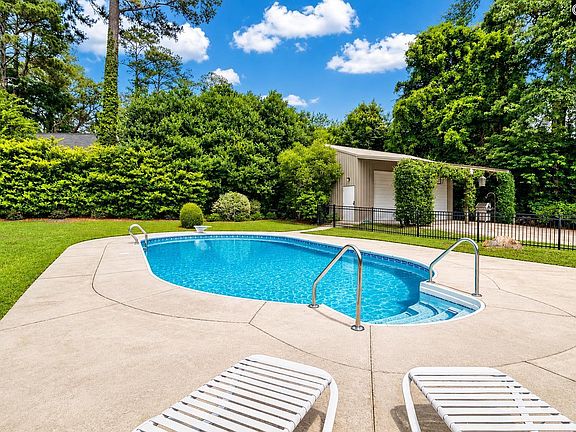 5th image of 117 Middlebrook Dr