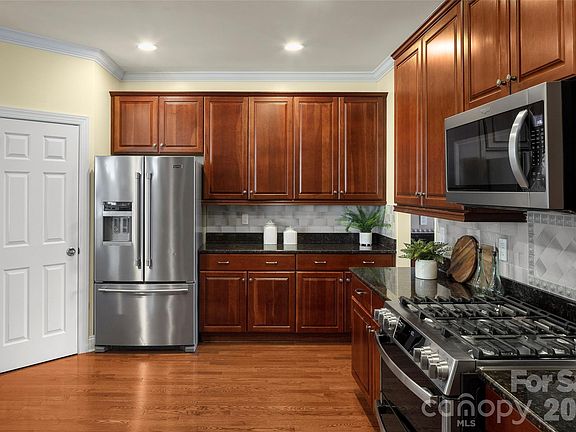 5th image of 16 La Rue Ct