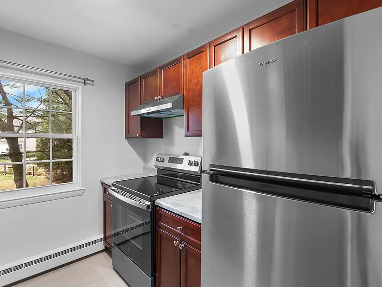 1060 New Haven Ave #20 — Photo 5
