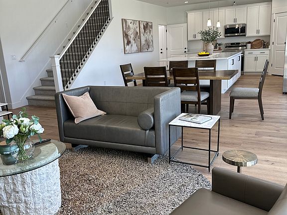 5th image of 7927 N Bristlecone Rd #204