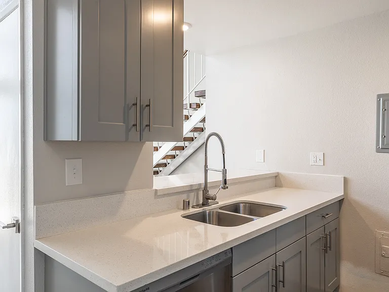 Windward Village Apartments — Photo 22