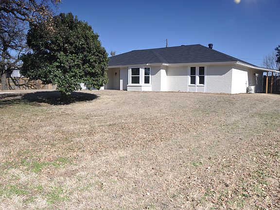 3rd image of 515 Granbury Ct