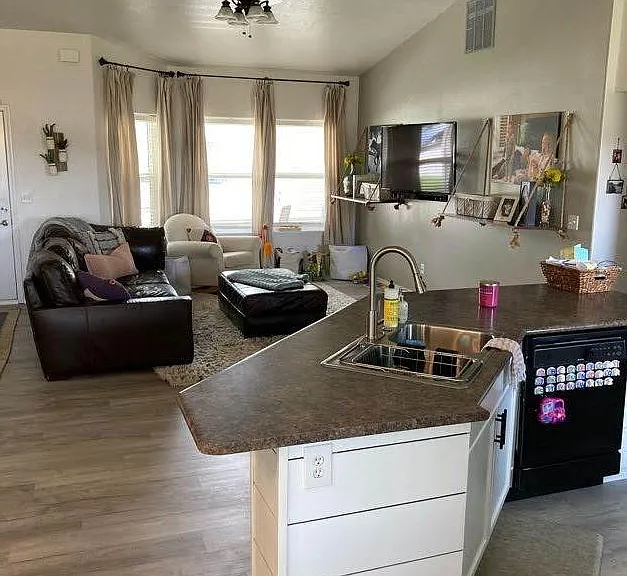 2685 NE Haskett Pl — Photo 7