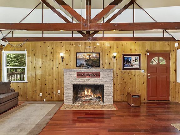 3rd image of 33767 Meadow Ln