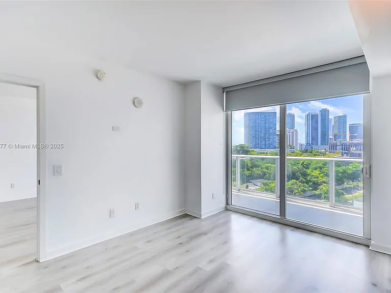 4250 Biscayne Blvd #918 — Photo 21