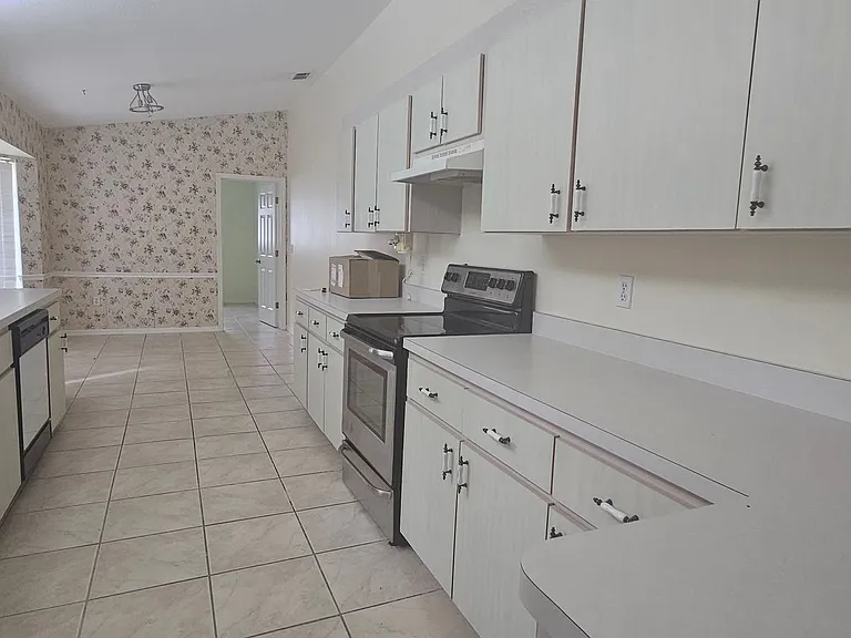 13761 SW 115th Cir — Photo 10