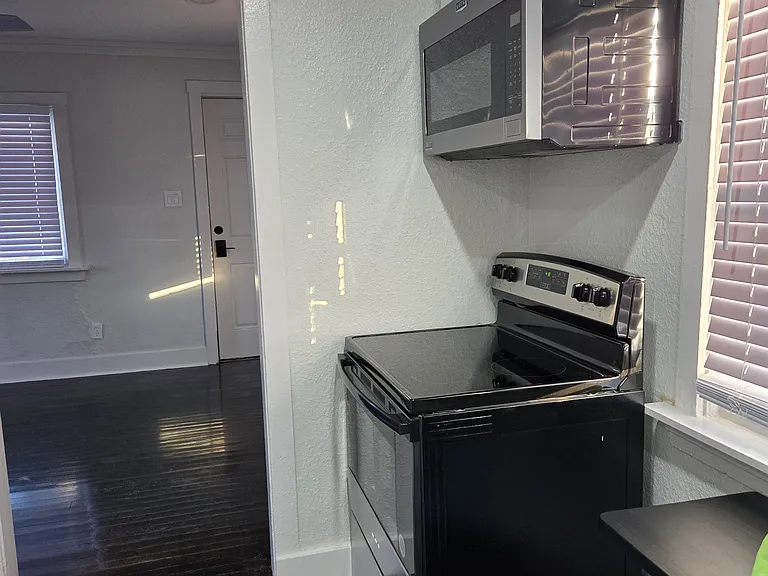 8546 Kessler St — Photo 2