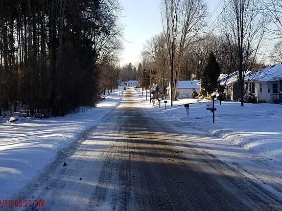 5th image of 2487 19th Ave E