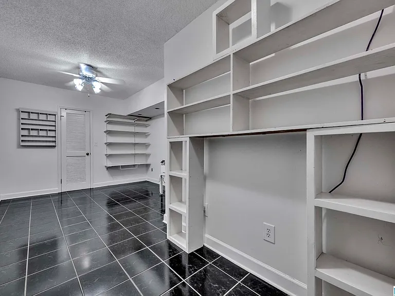 5501 Heath Row Dr — Photo 32
