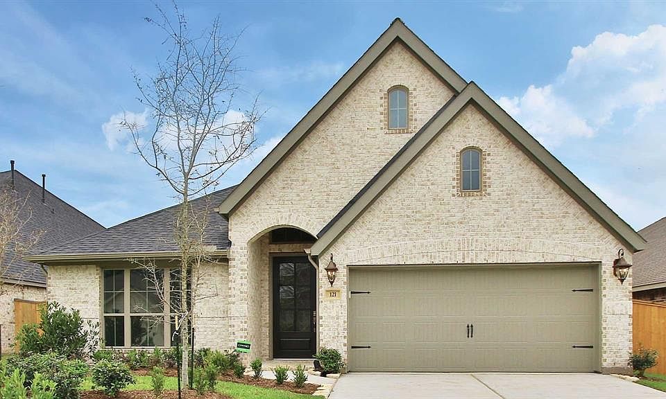 1st image of 121 S Bearkat Ct