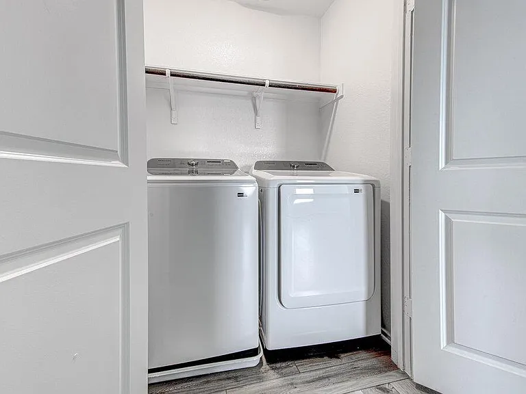 2704 Shimsham Dr — Photo 16