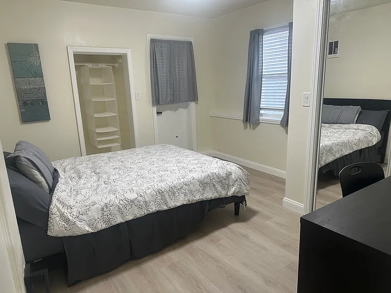 1301 Ulfinian Way #B — Photo 6