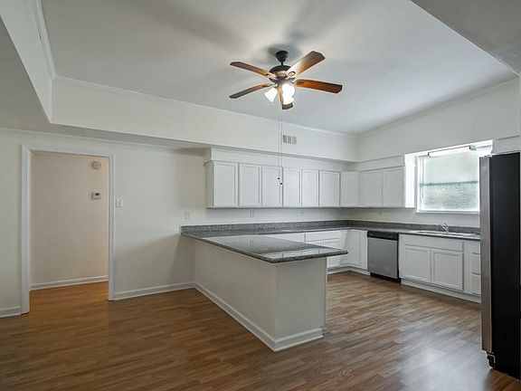 5th image of 13299 Vincent Place Ave