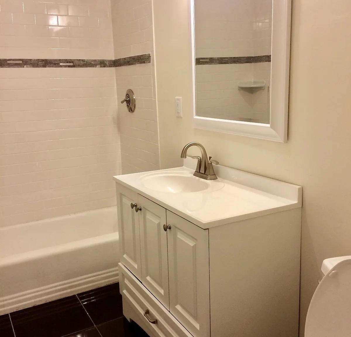 98 Montebello Road Apartments — Photo 4