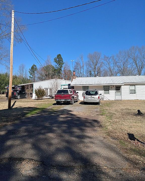 1st image of 840 Ford Dr