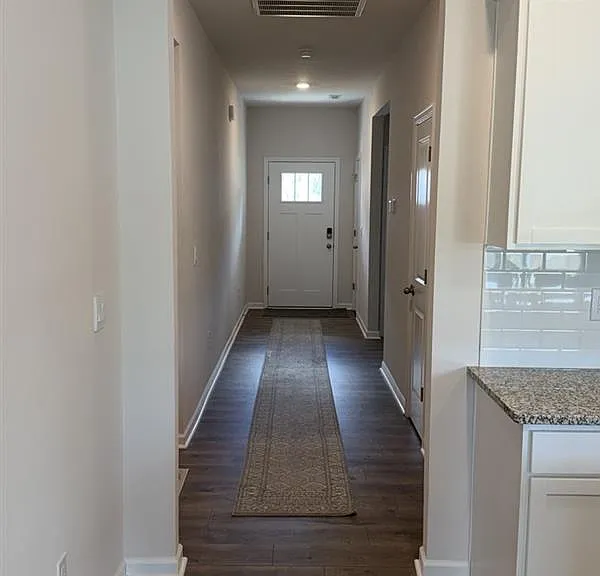 945 Ocean Ct — Photo 5
