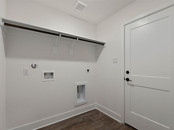 5th image of 229 Bryan Way