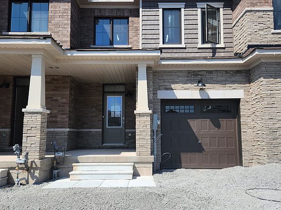 2nd image of 81 Keelson St E