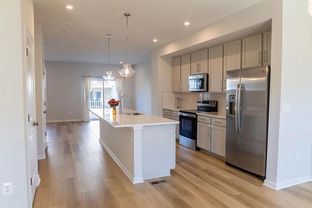 4 bed, 3.5 bath, 2080 sqft, $2,700 — Photo 1
