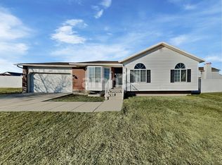 8384 S Etude Dr, West Jordan, UT 84088