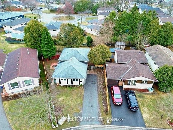 2nd image of 9 Camelot Cres