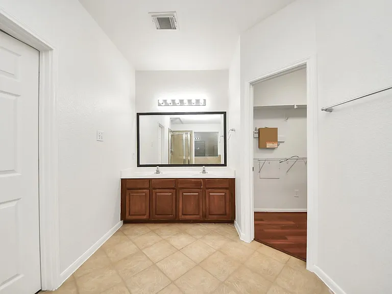2412 Appian Way — Photo 32