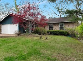 800 Paquerette Ct, Ballwin, MO