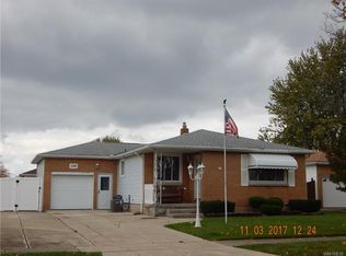 108 Sable Palm Dr, Cheektowaga, NY 14225