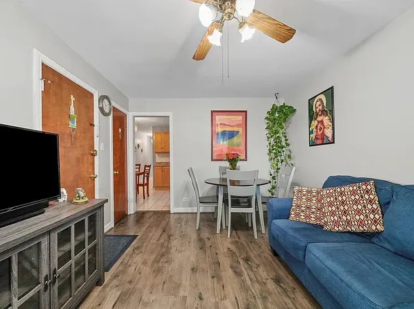 2712 W Balmoral Ave APT 1E, Chicago, IL 60625