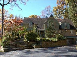 855 Oakdale Rd, Ann Arbor, MI 48105