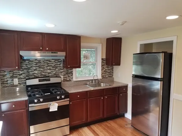 241 Appleton St, Lowell, MA