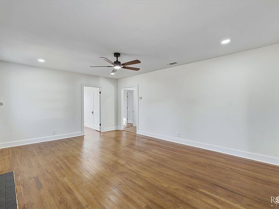 4th image of 2319 North St
