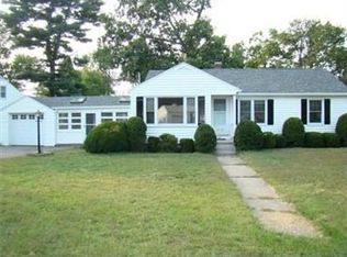 48 Lang St, Springfield, MA 01104