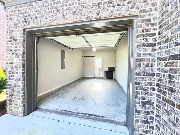 5th image of 3317 Sweetleaf Ln