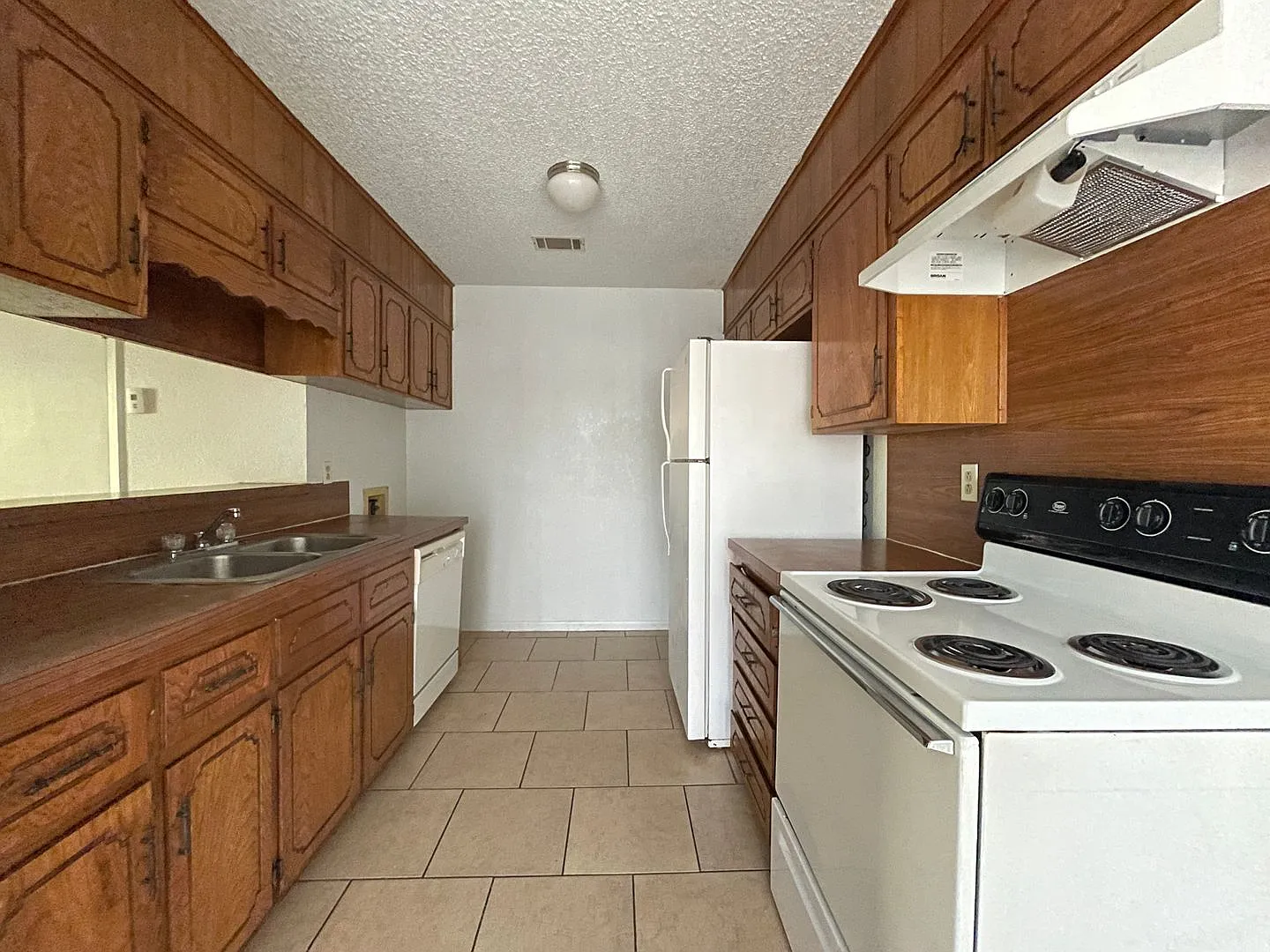 1704 Bundrant Dr — Photo 4