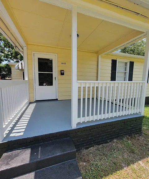 1418 Winston Dr — Photo 1