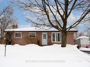 990 Saint Pauls St, Peterborough, ON K9H 6J6