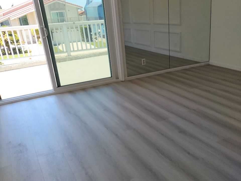 2nd image of 15702 Sunburst Ln