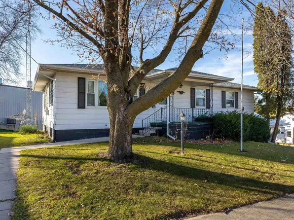 303 S 2nd Orch, Apple River, IL 61001