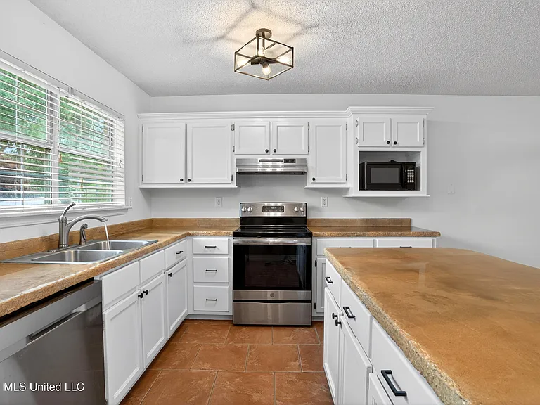 7832 Hilo Pl — Photo 18