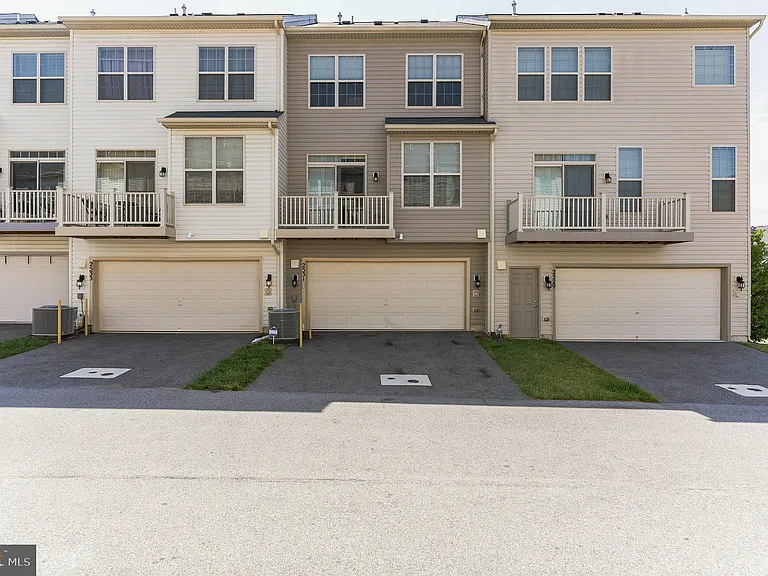 2531 Standifer Pl — Photo 37